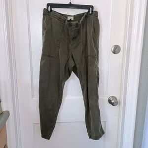 Lou & Grey olive lounge pants